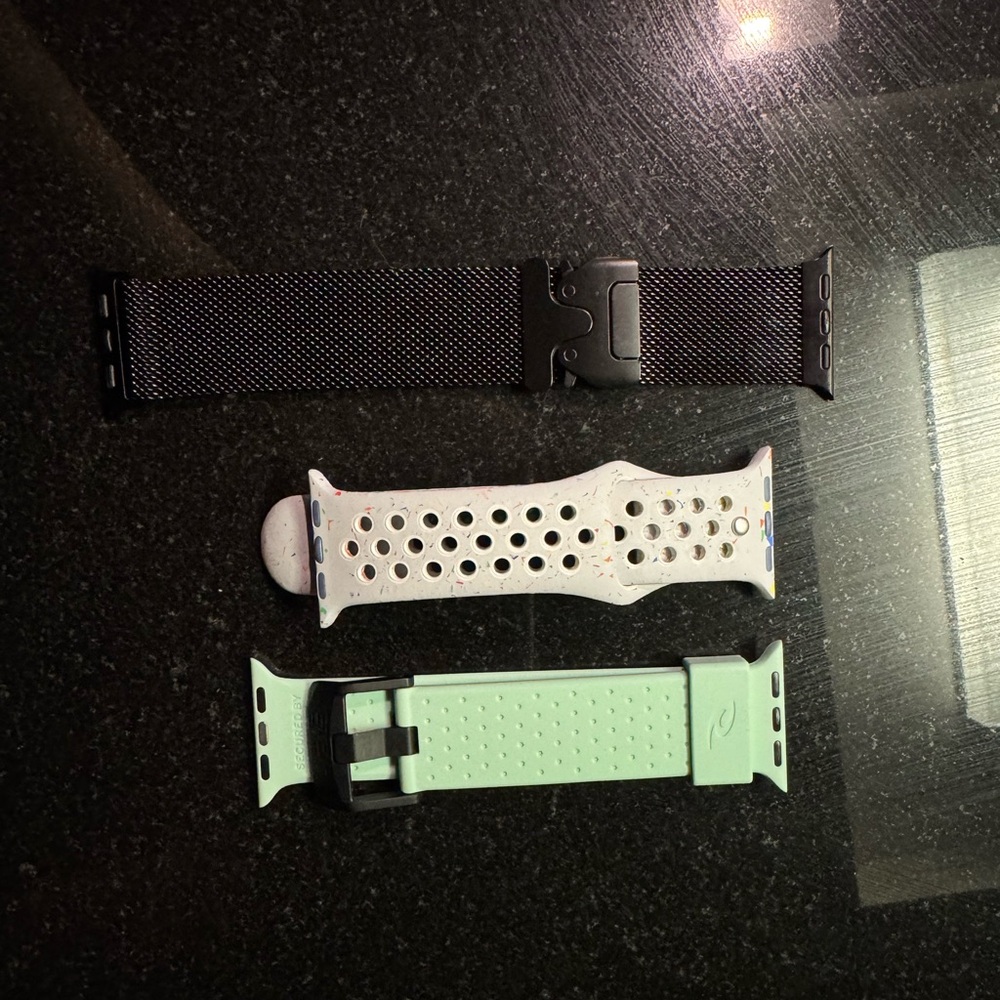 Apple Watch Band Nike white, UAG Mint and Milanese black 41mm
